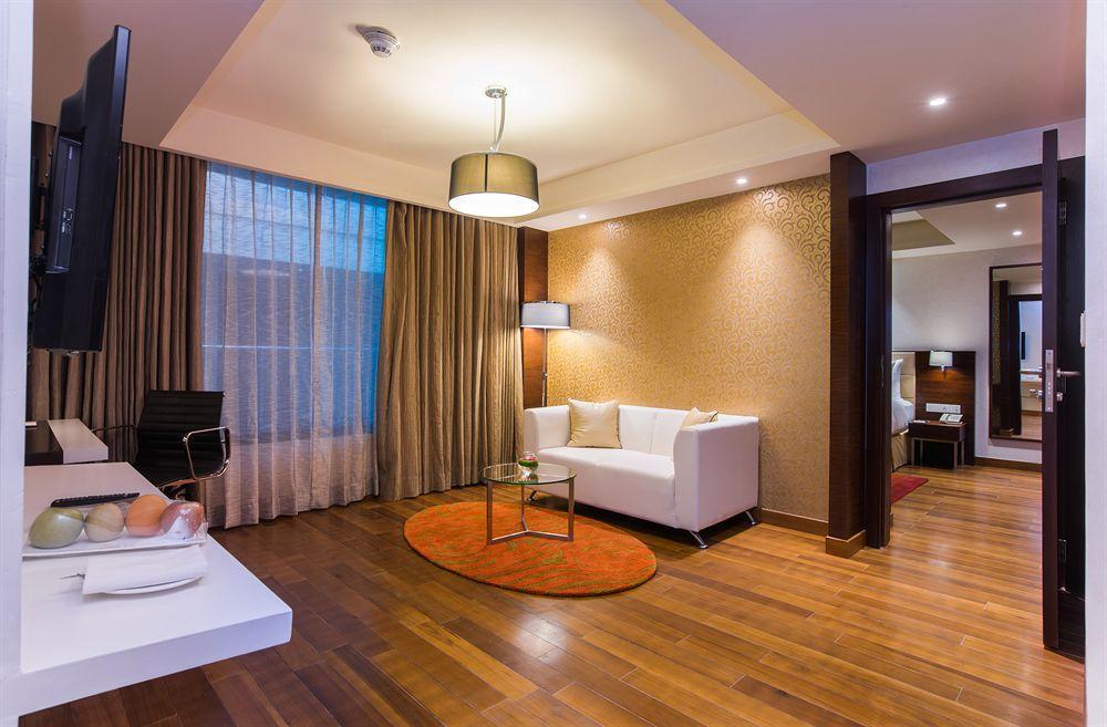 Howard Johnson By Wyndham, Hebbal, Bengaluru Екстер'єр фото