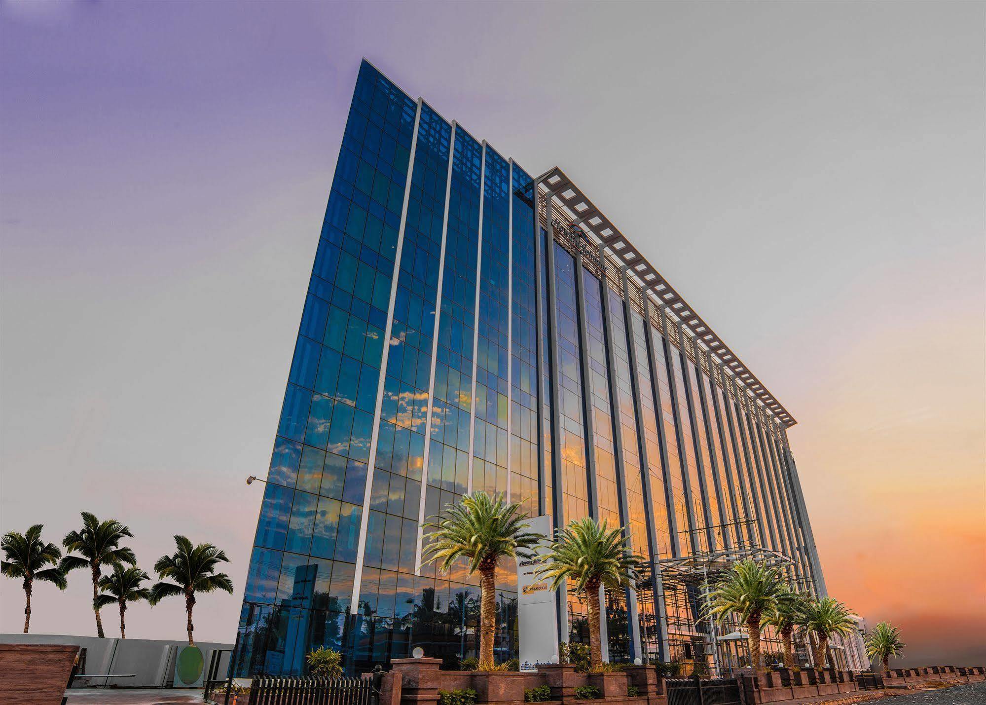 Howard Johnson By Wyndham, Hebbal, Bengaluru Екстер'єр фото