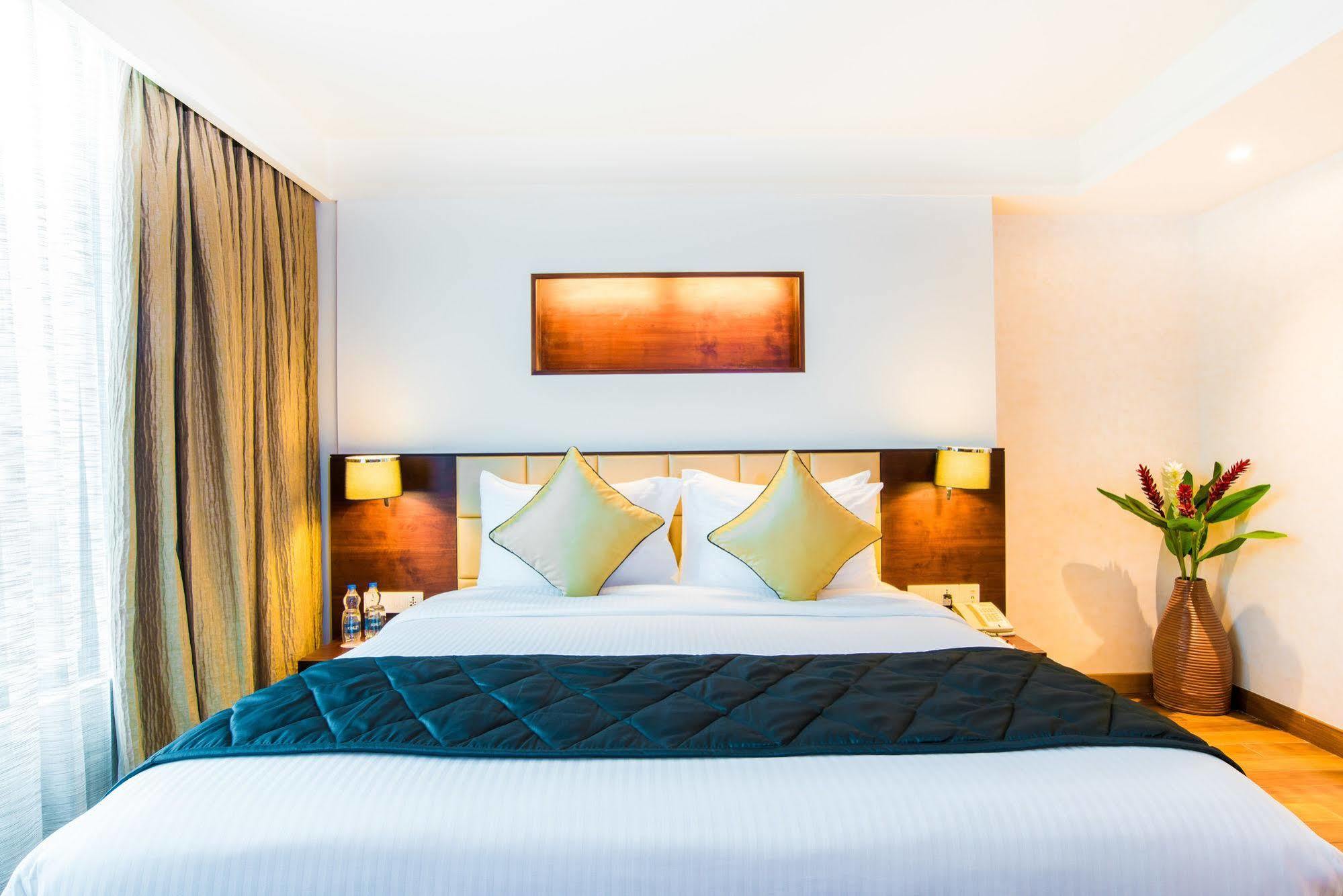 Howard Johnson By Wyndham, Hebbal, Bengaluru Екстер'єр фото